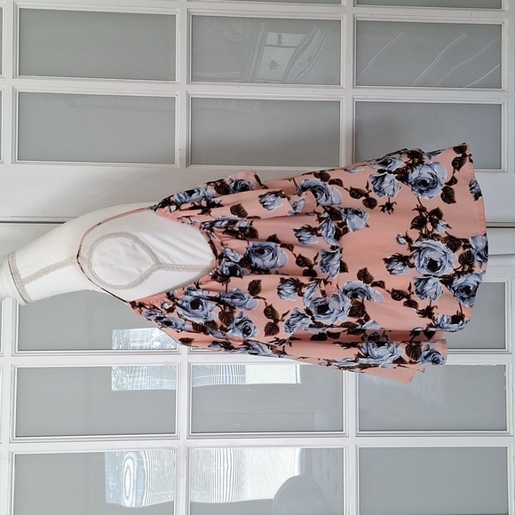 Blue Rain x Francesca's Cold Shoulder Floral Blouse - Picture 4 of 13